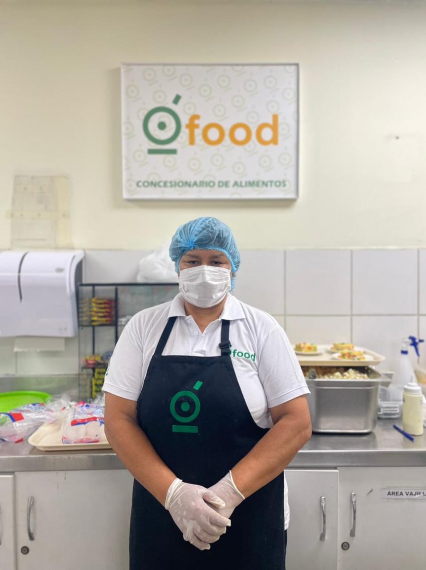 Colaboradora de Ófood en cocina